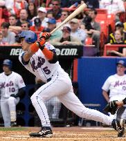 Sinjo hits tie-breaking sacrifice fly